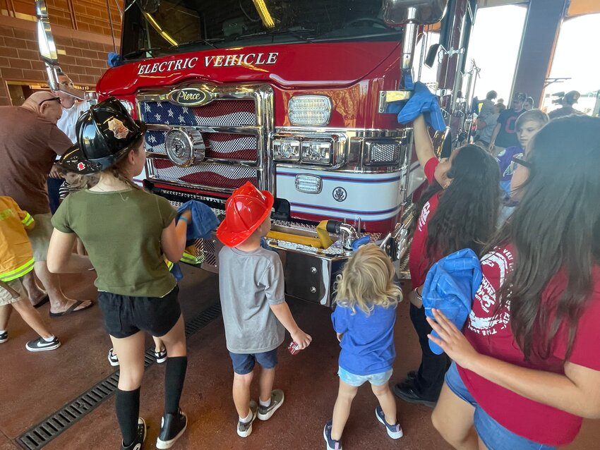 Gilbert Puts States First Electric Fire Truck Into Service Daily Independent 4835